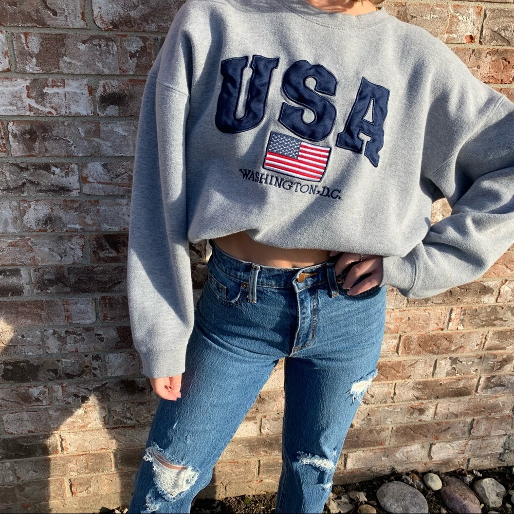 ‘Vintage’ style embroidered USA crew neck